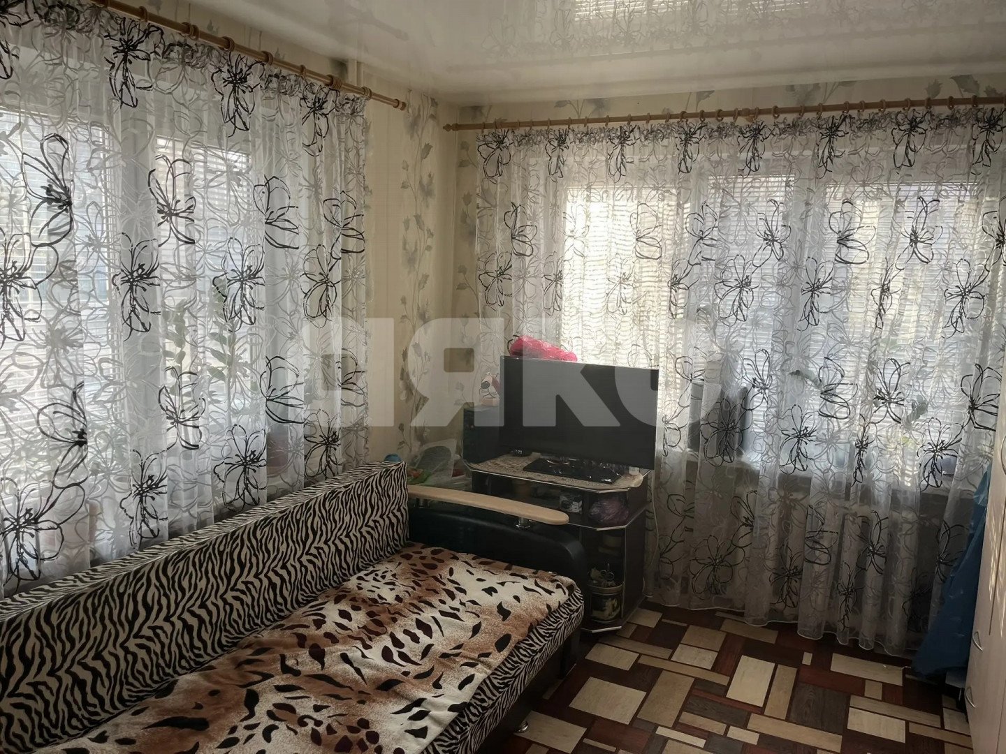 Фото №2: 1-комнатная квартира <span class="whitespace-nowrap">30 м²</span>, <span class="whitespace-nowrap">1/5 эт.</span> - Волгоград, р. Тракторозаводский, ул. Жолудева, 30