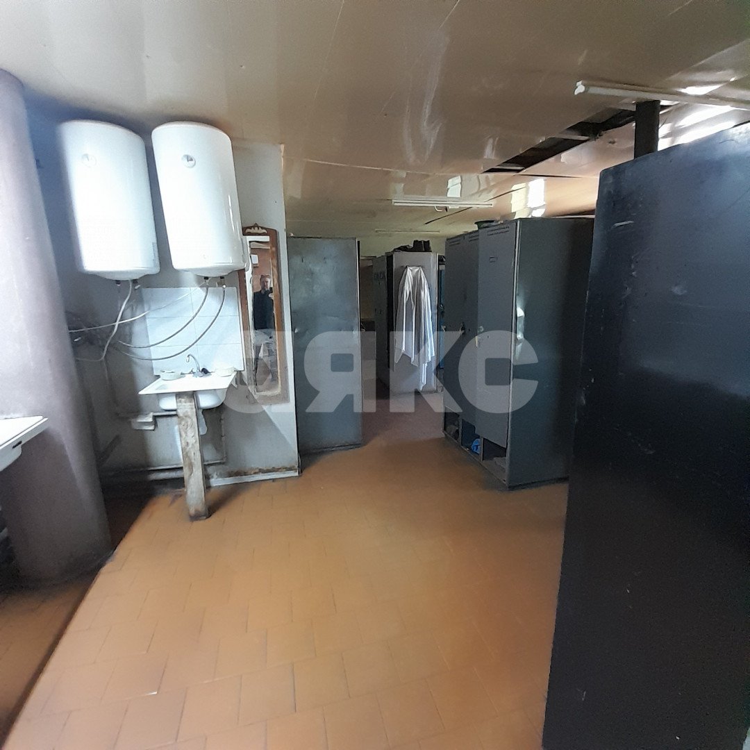 Фото №14: Коммерция 1625 м² - Волжский, мкр. 35-й квартал, ул. имени Космонавтов, 14А