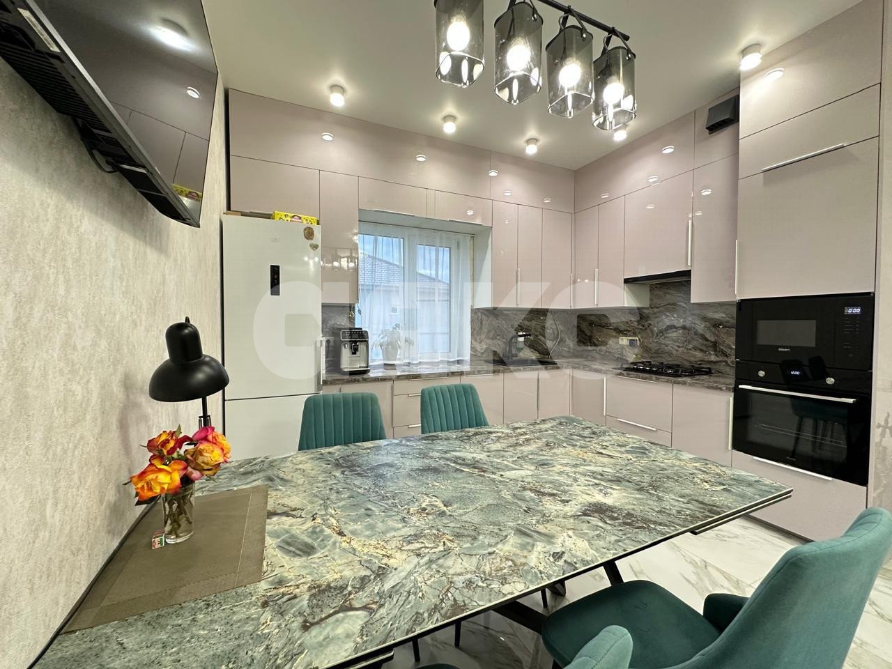 Фото №3: Дом 100 м² + 10 сот. - Новый, мкр. Привокзальный территориальный округ, ул. Красная Горка, 32