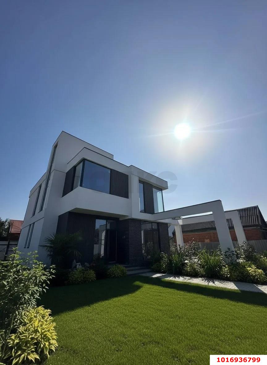 Фото №1: Дом 197 м² + 4 сот. - Краснодар, Горогороды, мкр. Западный внутригородской округ, пр-д Олега Кошевого, 40