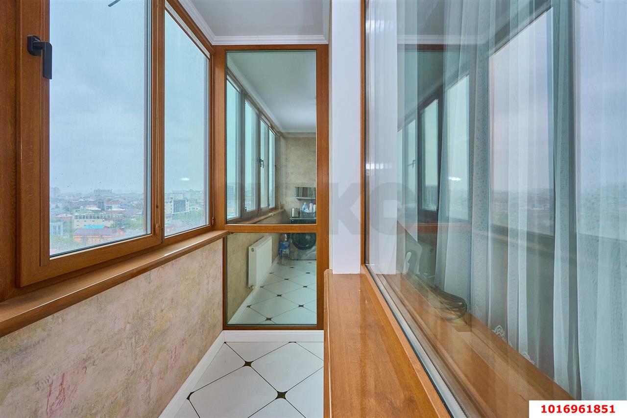 Фото №8: 2-комнатная квартира 80 м² - Краснодар, Западный внутригородской округ, мкр. Кожзавод, ул. Володи Головатого, 174