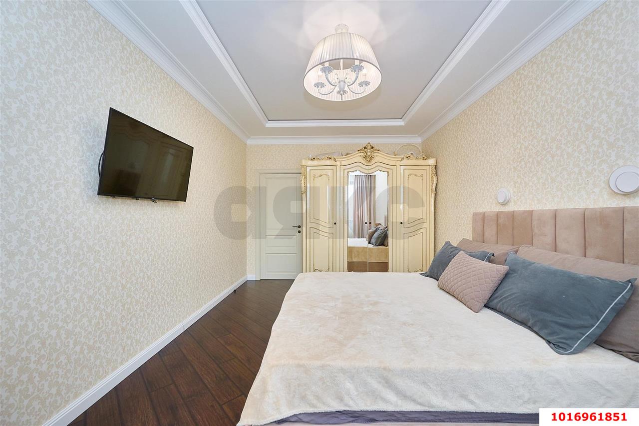 Фото №2: 2-комнатная квартира 80 м² - Краснодар, Западный внутригородской округ, мкр. Кожзавод, ул. Володи Головатого, 174