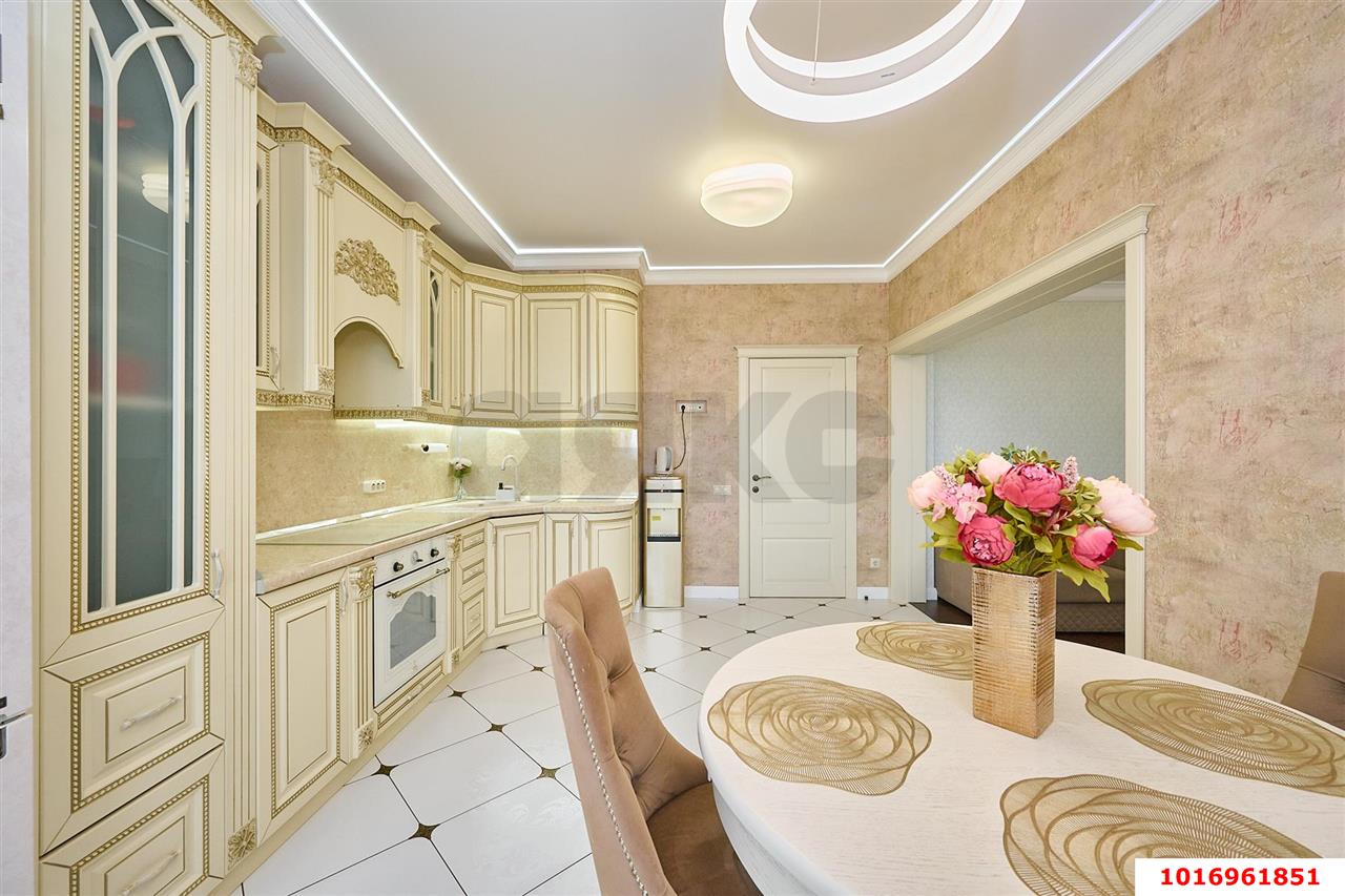 Фото №6: 2-комнатная квартира 80 м² - Краснодар, Западный внутригородской округ, мкр. Кожзавод, ул. Володи Головатого, 174