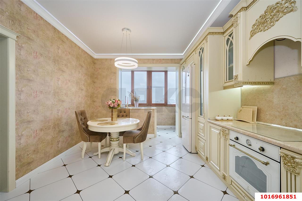 Фото №4: 2-комнатная квартира 80 м² - Краснодар, Западный внутригородской округ, мкр. Кожзавод, ул. Володи Головатого, 174