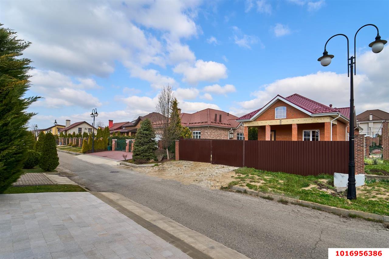 Фото №7: Дом 178 м² + 5.45 сот. - Краснодар, Прикубанский внутригородской округ, п. коттеджный  Зелёная Долина, ул. Саксонская