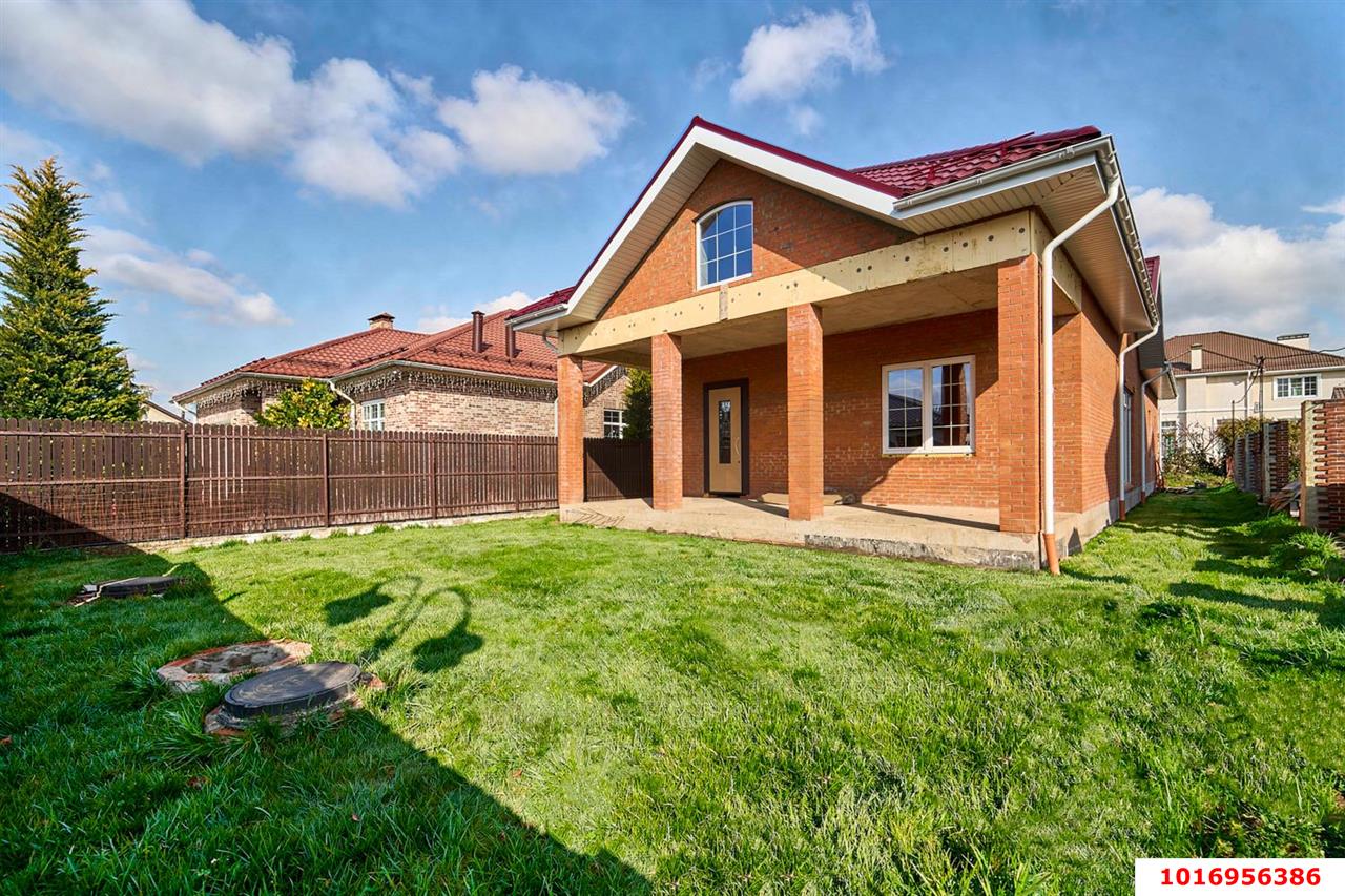 Фото №3: Дом 178 м² + 5.45 сот. - Краснодар, Прикубанский внутригородской округ, п. коттеджный  Зелёная Долина, ул. Саксонская