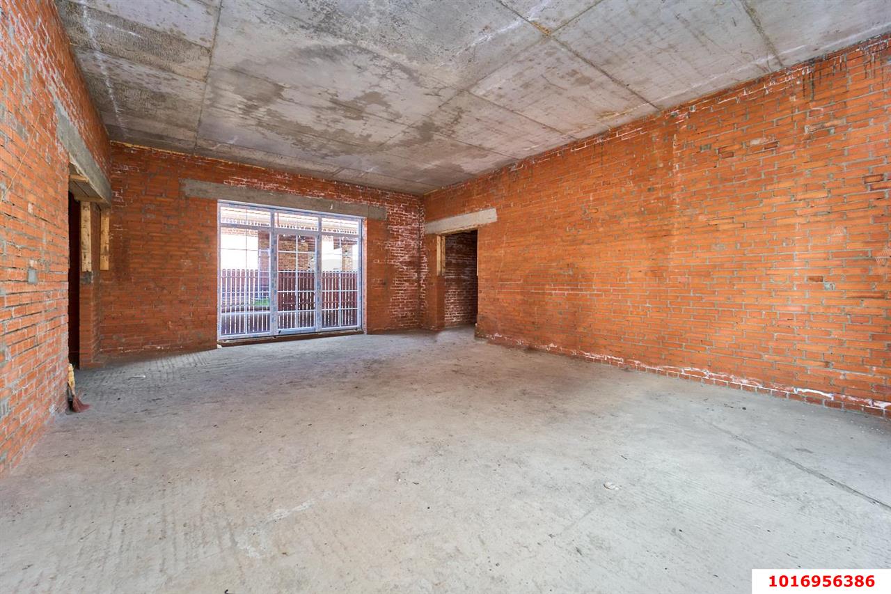 Фото №10: Дом 178 м² + 5.45 сот. - Краснодар, Прикубанский внутригородской округ, п. коттеджный  Зелёная Долина, ул. Саксонская