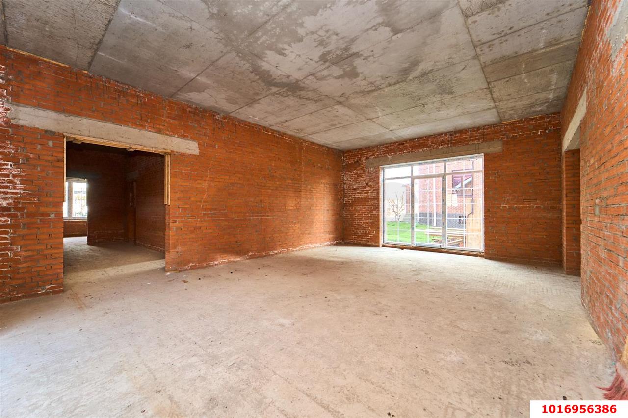 Фото №9: Дом 178 м² + 5.45 сот. - Краснодар, Прикубанский внутригородской округ, п. коттеджный  Зелёная Долина, ул. Саксонская