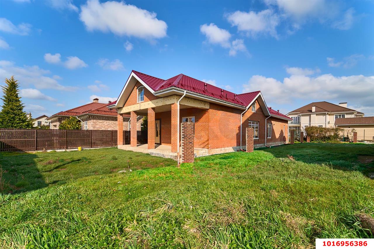 Фото №6: Дом 178 м² + 5.45 сот. - Краснодар, Прикубанский внутригородской округ, п. коттеджный  Зелёная Долина, ул. Саксонская