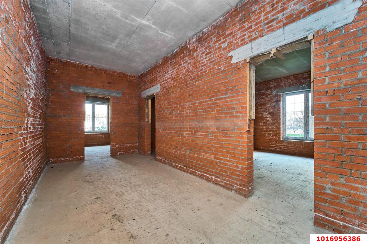 Фото №12: Дом 178 м² + 5.45 сот. - Краснодар, Прикубанский внутригородской округ, п. коттеджный  Зелёная Долина, ул. Саксонская