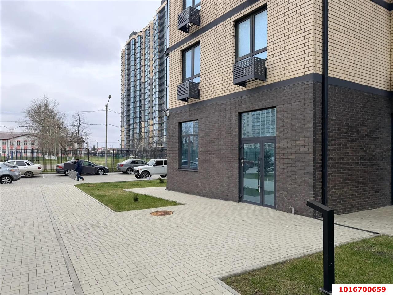 Фото №3: Коммерция 53 м² - Берёзовый, Прикубанский внутригородской округ, Витаминкомбинат, мкр. жилой комплекс Огурцы, ул. Целиноградская, 2И