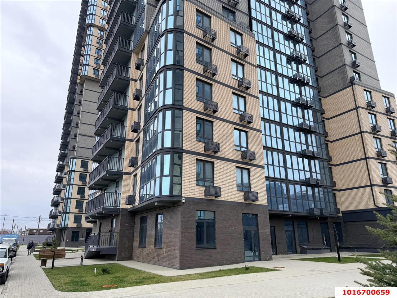 Фото №1: Коммерция 53 м² - Берёзовый, Прикубанский внутригородской округ, Витаминкомбинат, мкр. жилой комплекс Огурцы, ул. Целиноградская, 2И