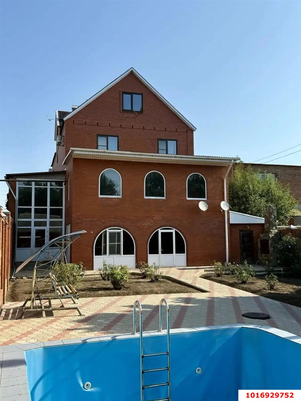 Фото №1: Дом 441 м² + 10.63 сот. - Динская, мкр. Солнечный