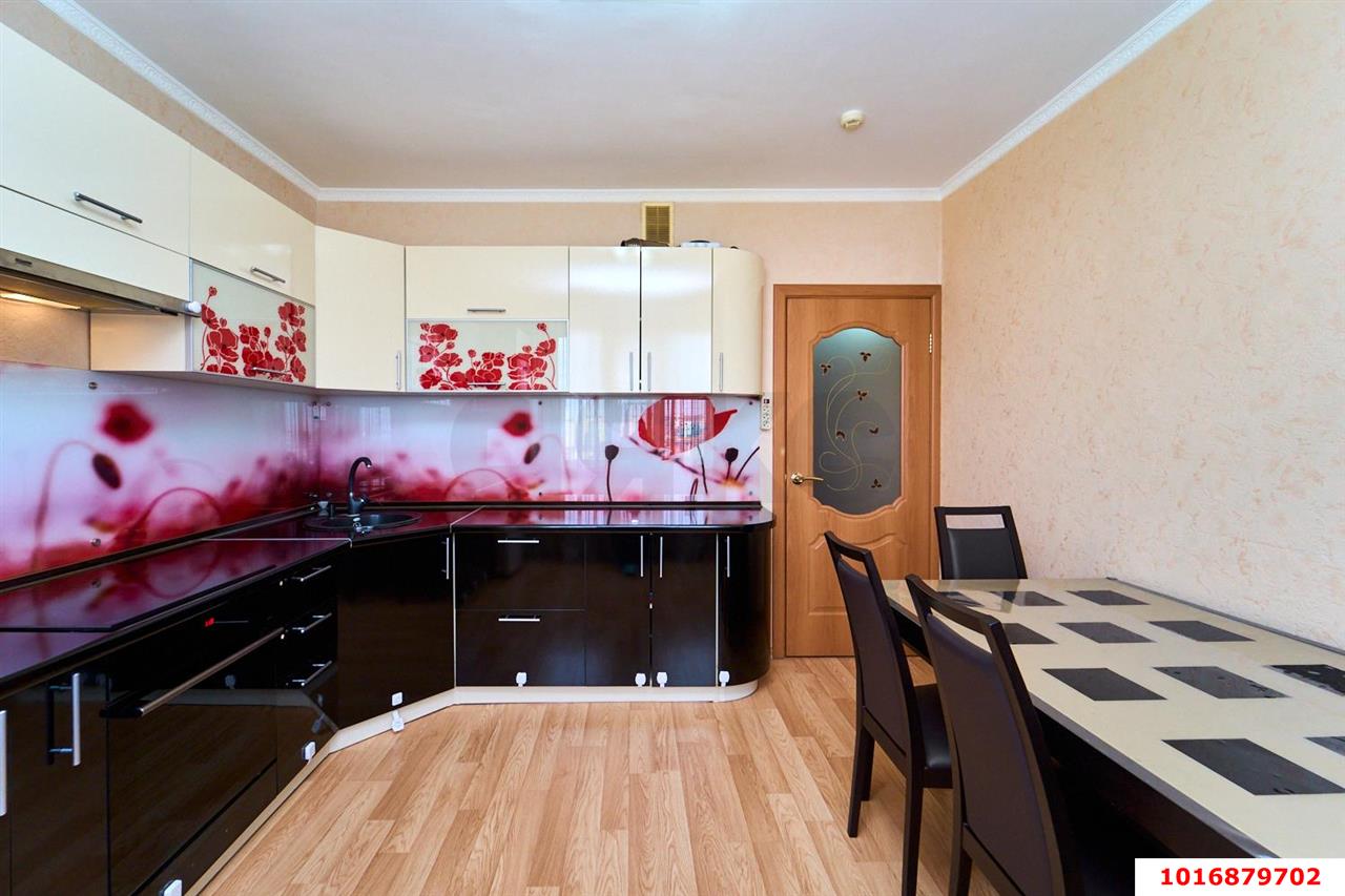 Фото №3: 2-комнатная квартира 72 м² - Краснодар, Западный внутригородской округ, Центральный внутригородской округ, мкр. Центральный, ул. Севастопольская, 6/1