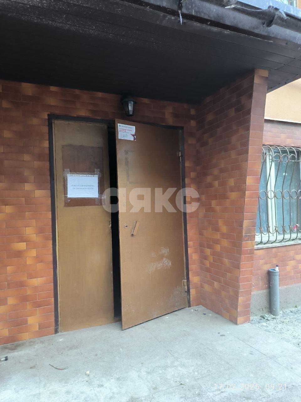Фото №18: Коммерция 71 м² - Мариуполь, р. Жовтневый, пр-кт Металлургов, 96