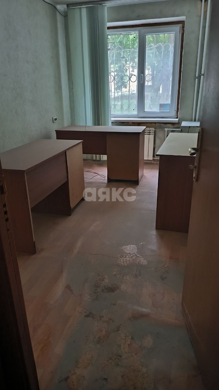 Фото №13: Коммерция 71 м² - Мариуполь, р. Жовтневый, пр-кт Металлургов, 96