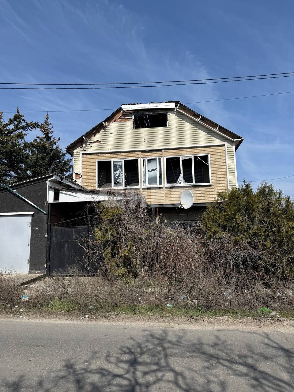 Фото №1: Дом 94 м² + 712 сот. - Мариуполь, Приморский, п. Кировка, ул. Лазарева, 49А