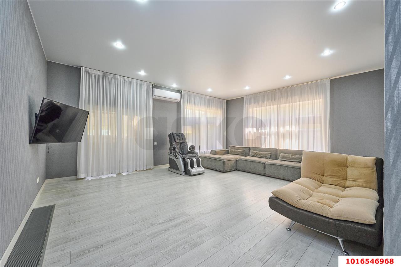 Фото №1: Дом 258 м² + 6.7 сот. - Знаменский, мкр. Карасунский внутригородской округ, ул. Зоологическая, 2/2