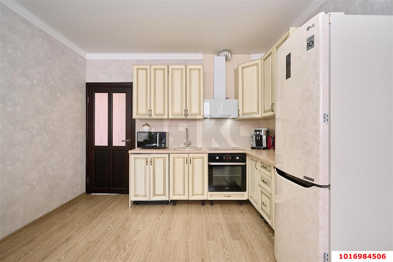 Фото №5: 2-комнатная квартира 65 м² - Краснодар, Прикубанский внутригородской округ, мкр. Краевая Клиническая Больница, ул. Восточно-Кругликовская, 76/4