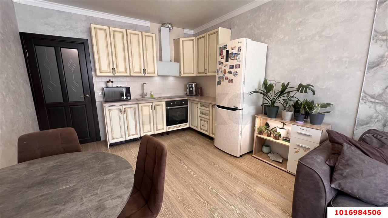 Фото №3: 2-комнатная квартира 65 м² - Краснодар, Прикубанский внутригородской округ, мкр. Краевая Клиническая Больница, ул. Восточно-Кругликовская, 76/4