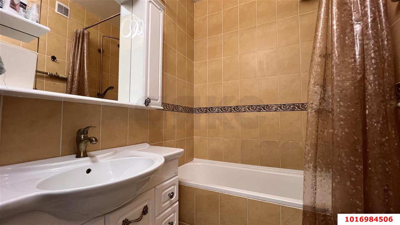 Фото №11: 2-комнатная квартира 65 м² - Краснодар, Прикубанский внутригородской округ, мкр. Краевая Клиническая Больница, ул. Восточно-Кругликовская, 76/4