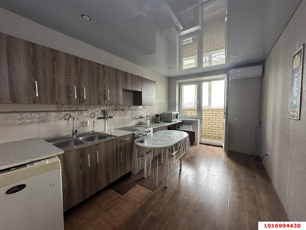 Фото №1: 2-комнатная квартира 64 м² - Краснодар, Прикубанский внутригородской округ, Музыкальный, мкр. ЖК Светлый, ул. Московская, 144к1