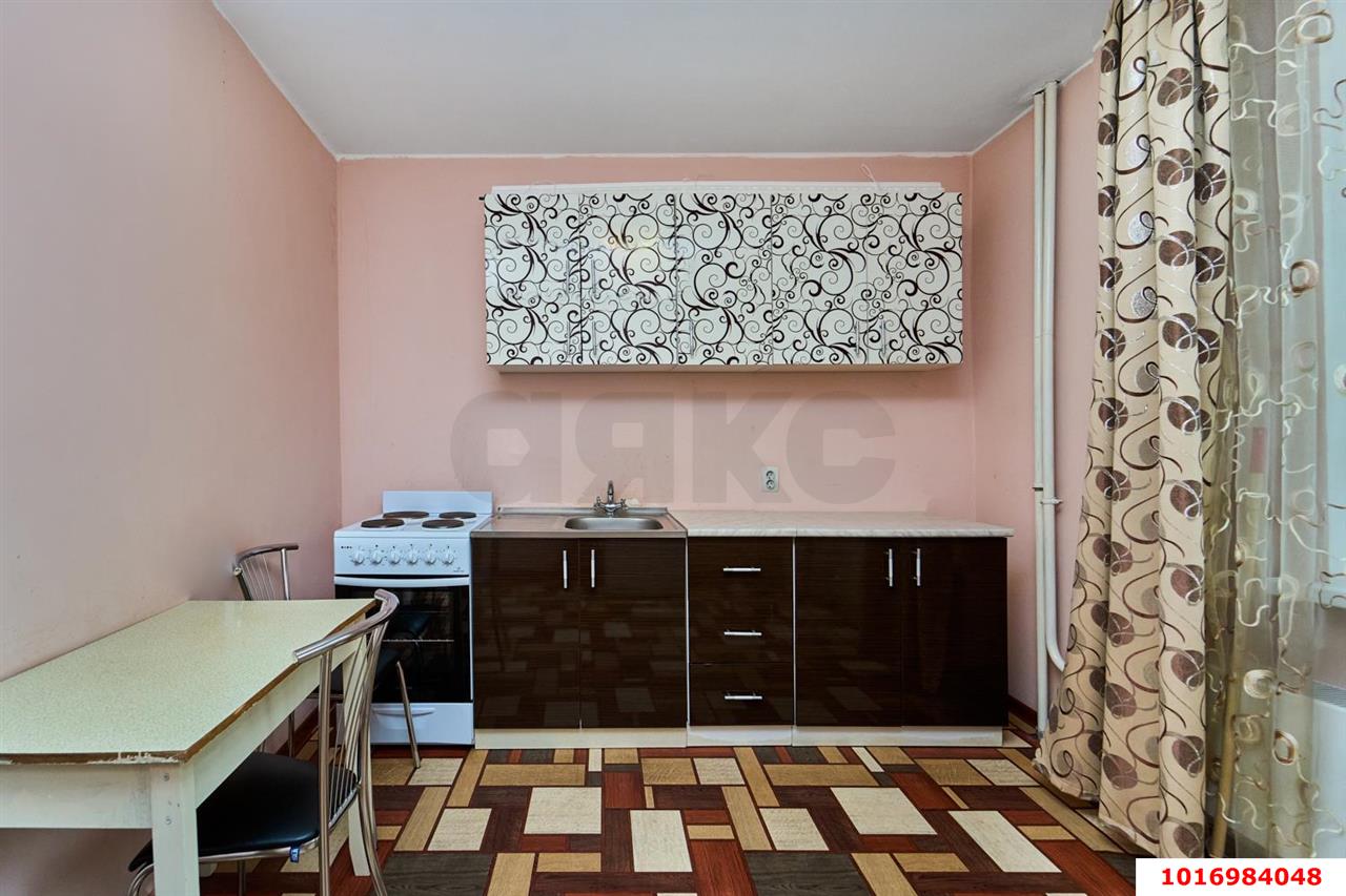 Фото №5: 1-комнатная квартира <span class="whitespace-nowrap">42 м²</span>, <span class="whitespace-nowrap">1/16 эт.</span> - Краснодар, Карасунский внутригородской округ, жилой комплекс Карасунские Озёра, ж/м Пашковский, ул. Краевая, 1/2