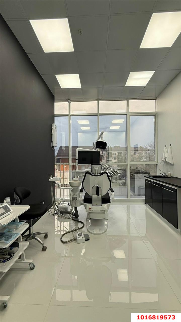 Фото №3: Коммерция 98 м² - Краснодар, Центральный внутригородской округ, мкр. Покровка, ул. Северная, 490