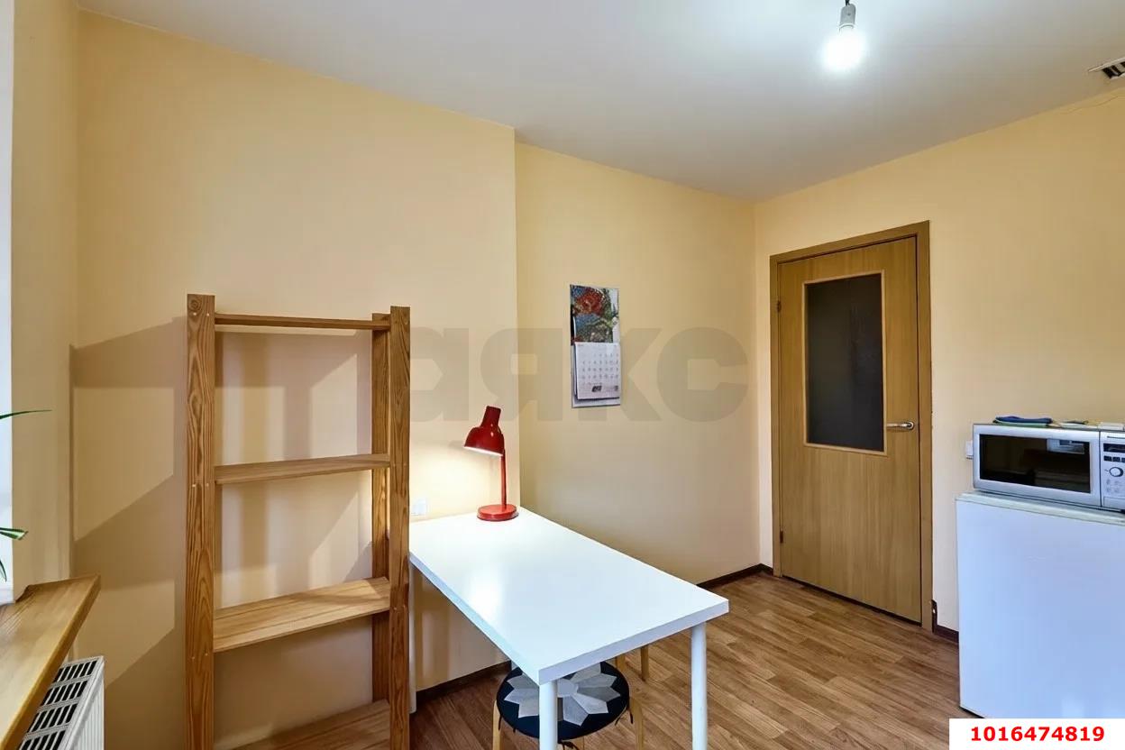 Фото №2: 2-комнатная квартира 60 м² - Краснодар, Западный внутригородской округ, Кожзавод, мкр. Военный городок № 1, ул. имени Калинина, 350/8