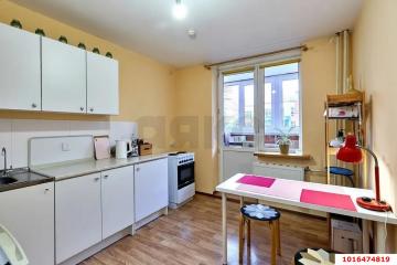 Фото №1: 2-комнатная квартира 60 м² - Краснодар, мкр. Военный городок № 1, ул. имени Калинина, 350/8