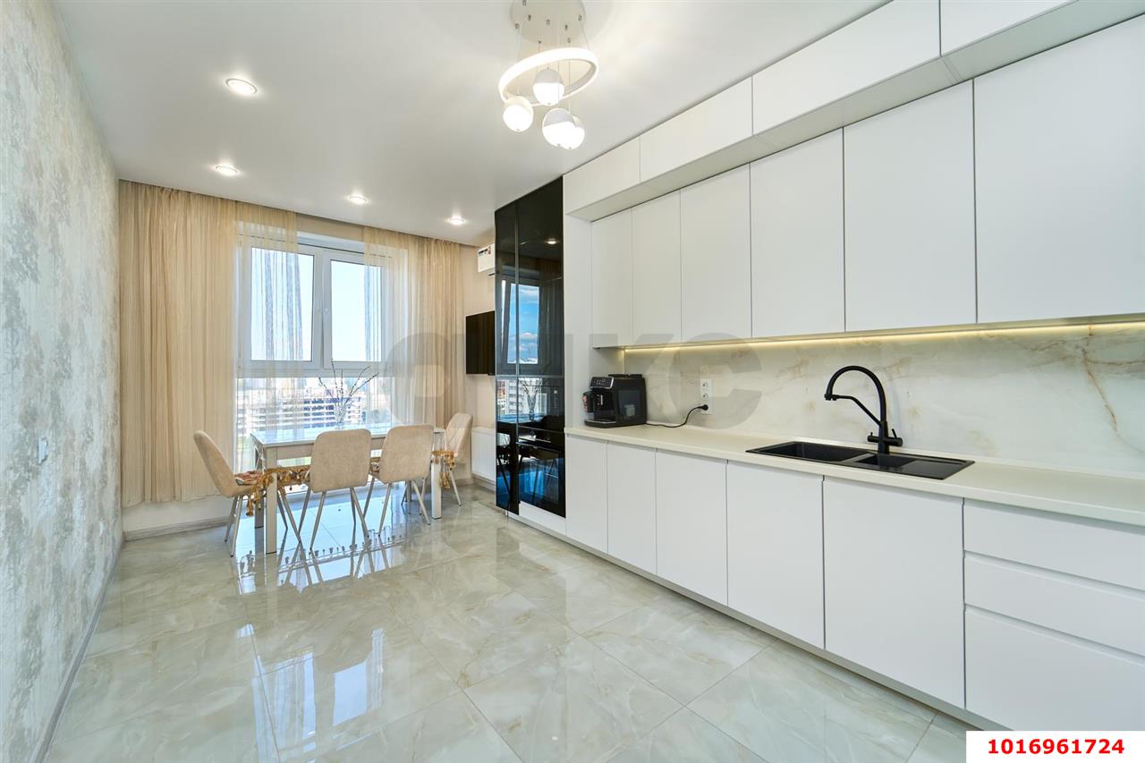 Фото №1: 2-комнатная квартира 65 м² - Краснодар, Прикубанский внутригородской округ, Завод Измерительных Приборов, мкр. жилой комплекс Кубанский, ул. Зиповская, 40