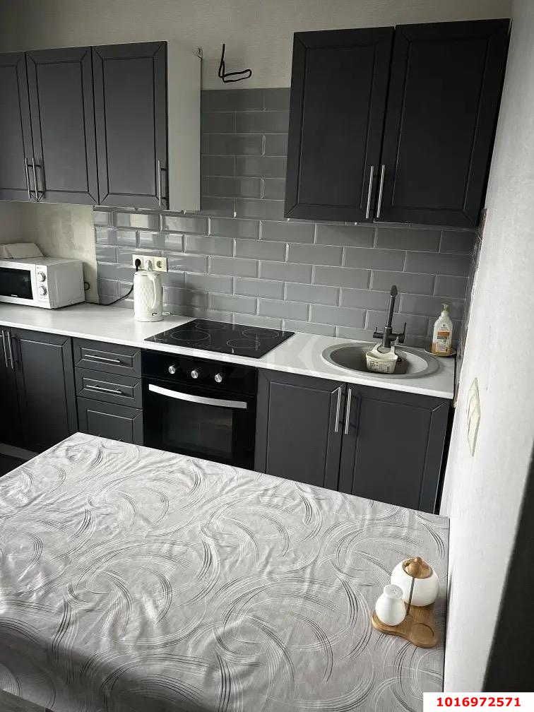 Фото №1: 1-комнатная квартира 42 м² - Краснодар, Прикубанский внутригородской округ, мкр. Музыкальный, ул. имени Сергея Есенина, 110/1