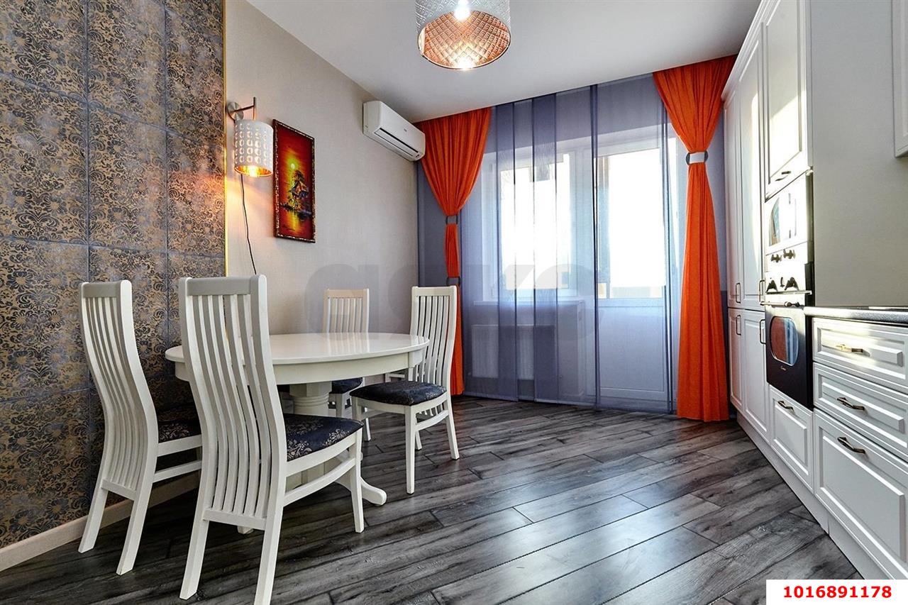 Фото №1: 2-комнатная квартира 85 м² - Краснодар, Западный внутригородской округ, мкр. Фестивальный, ул. Гаражная, 71/1