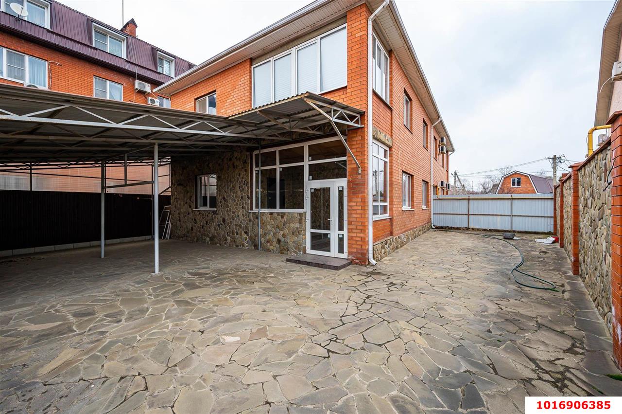 Фото №1: Дом 161 м² + 2.5 сот. - Яблоновский, ул. Майкопская, 2/2