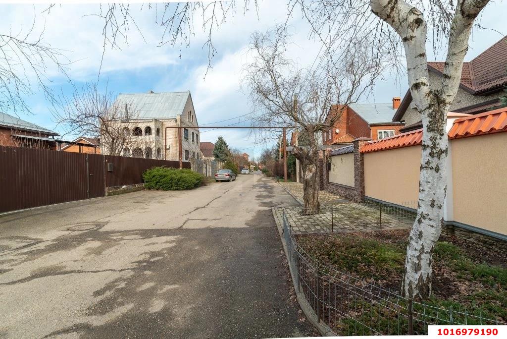 Фото №3: Дом 226 м² + 7 сот. - Краснодар, Прикубанский внутригородской округ, Калинино, мкр. Завод Радиоизмерительных Приборов, ул. Аральская