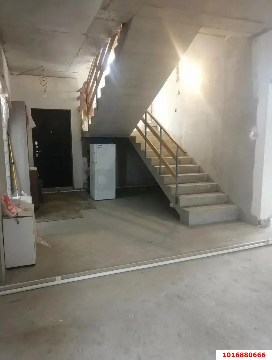 Фото №3: Дом 200 м² + 9 сот. - Абинск, пер. Мирный, 7А