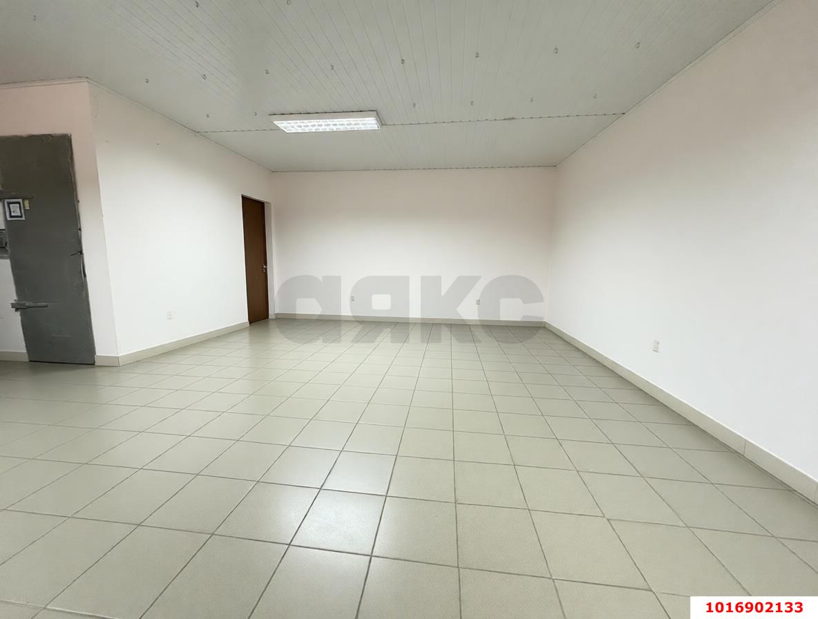 Фото №3: Торговое помещение 102 м² - Медведовская, ул. Ерёменко, 33Б