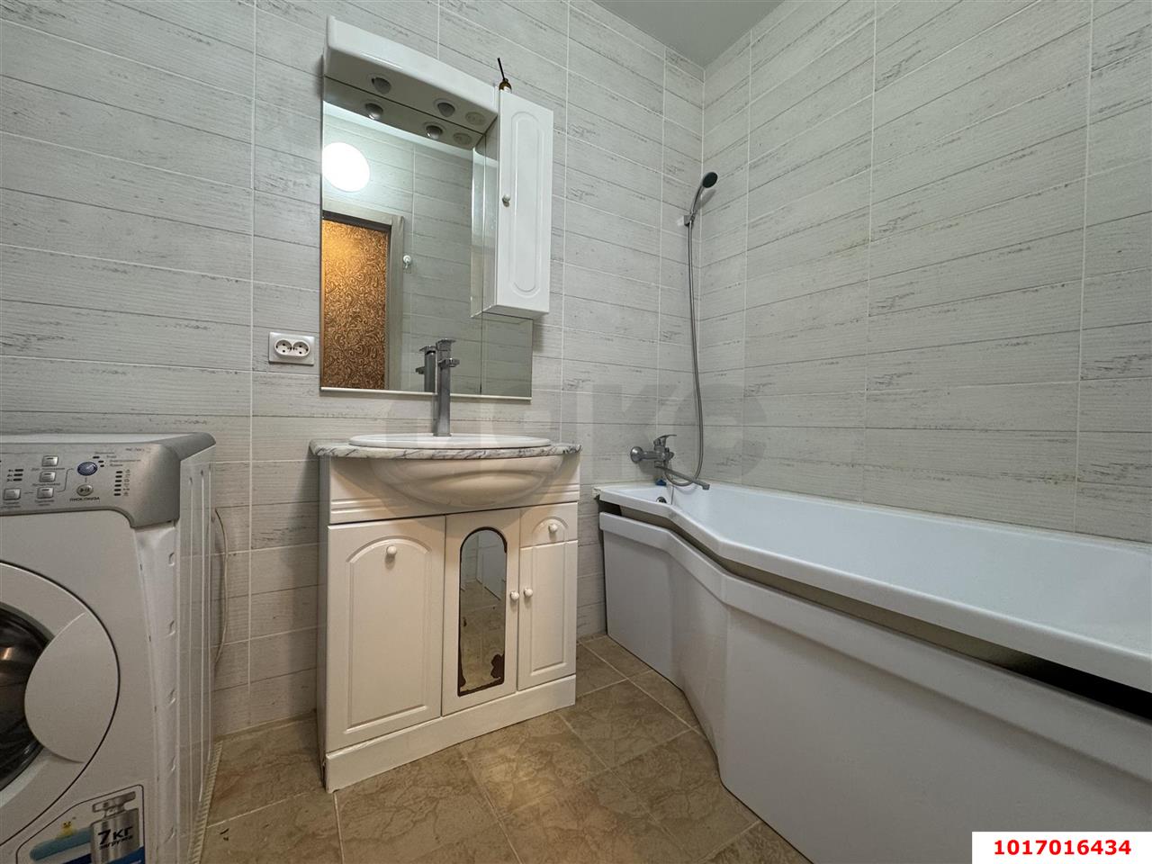 Фото №9: 1-комнатная квартира 42 м² - Краснодар, Прикубанский внутригородской округ, Завод Радиоизмерительных Приборов, жилой комплекс Времена Года 3, мкр. имени Петра Метальникова, ул. Цезаря Куникова, 24к1