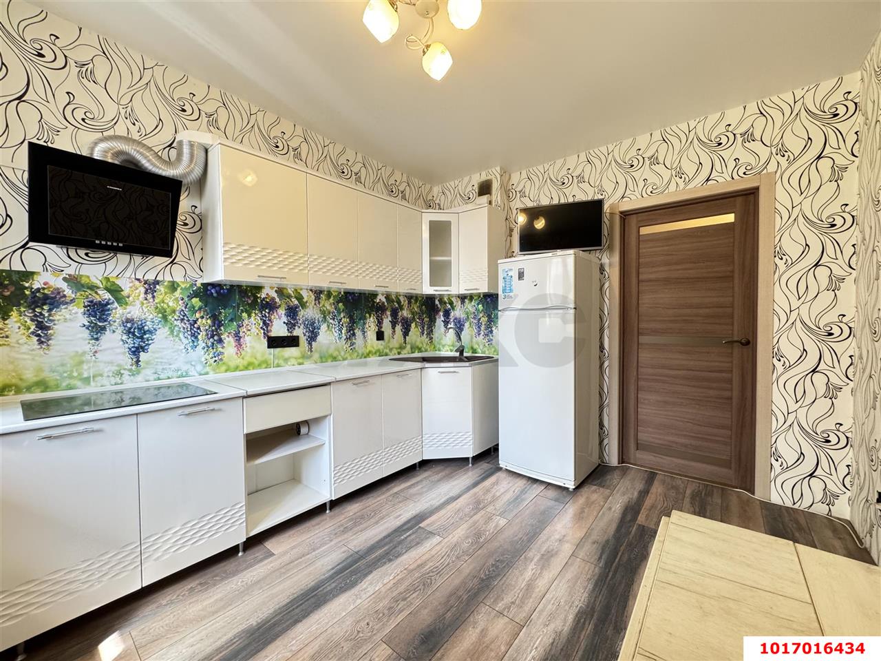 Фото №1: 1-комнатная квартира 42 м² - Краснодар, Прикубанский внутригородской округ, Завод Радиоизмерительных Приборов, жилой комплекс Времена Года 3, мкр. имени Петра Метальникова, ул. Цезаря Куникова, 24к1