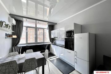 Фото №1: 2-комнатная квартира 75 м² - Краснодар, мкр. Солнечный, ул. Архитектора Петина, 16