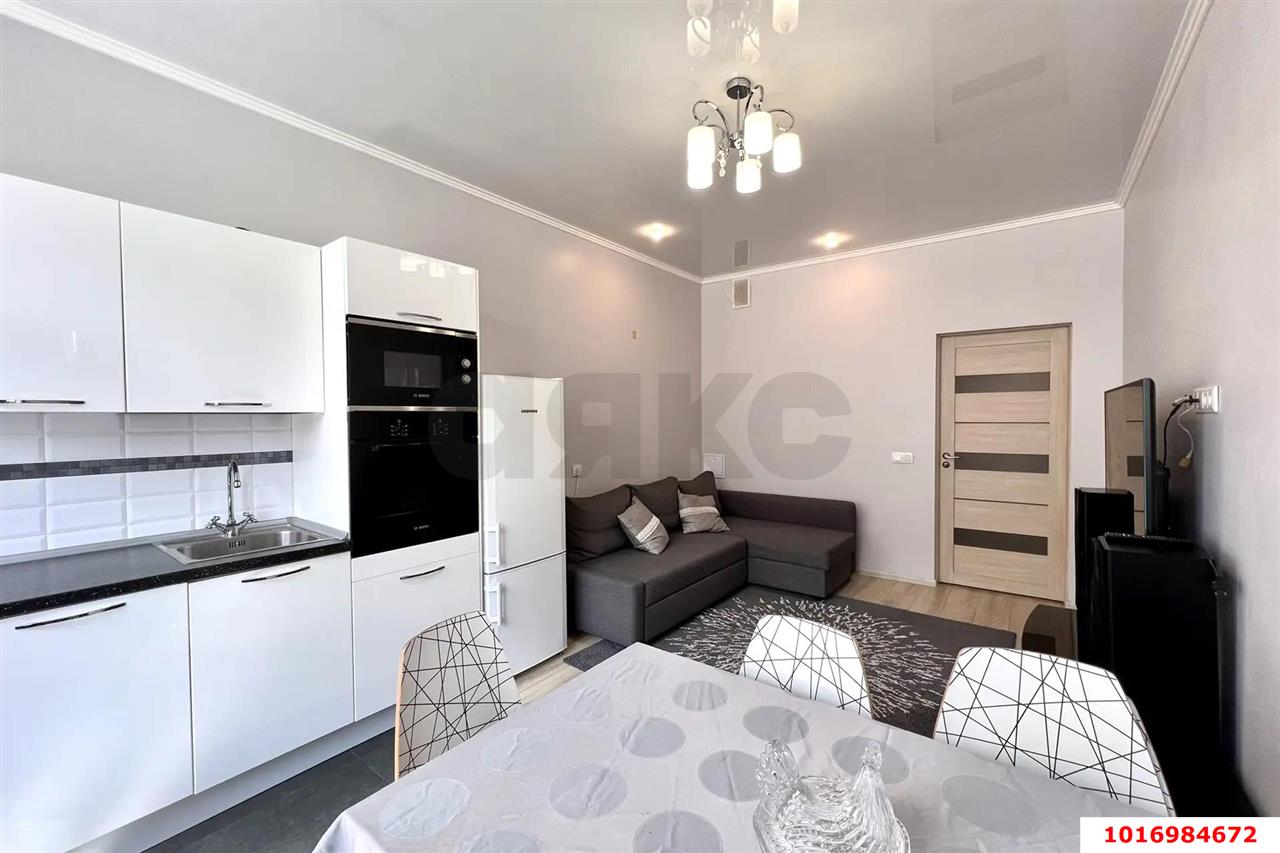 Фото №2: 2-комнатная квартира 75 м² - Краснодар, Прикубанский внутригородской округ, Фестивальный, ЖК Екатеринодар, мкр. Солнечный, ул. Архитектора Петина, 16