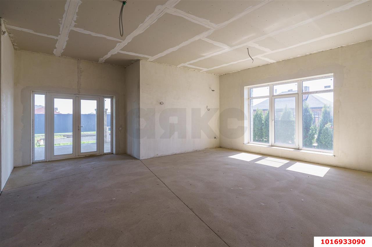 Фото №18: Дом 215 м² + 8 сот. - Краснодар, Прикубанский внутригородской округ, мкр. жилой комплекс Русский, пр-кт Римский