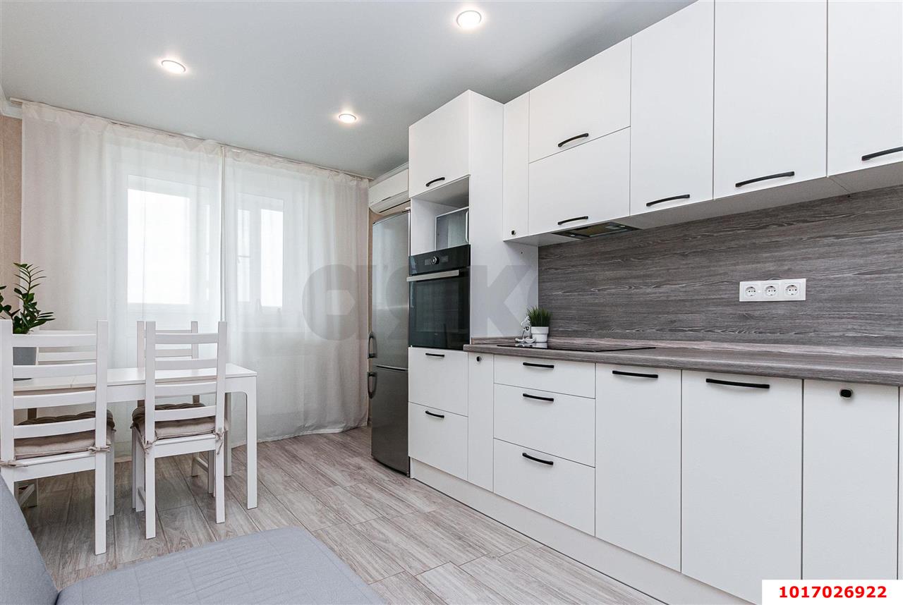 Фото №1: 1-комнатная квартира 48 м² - Краснодар, Прикубанский внутригородской округ, 2-я Площадка, мкр. жилой комплекс Кремлёвские Ворота, ул. Кореновская, 2к1