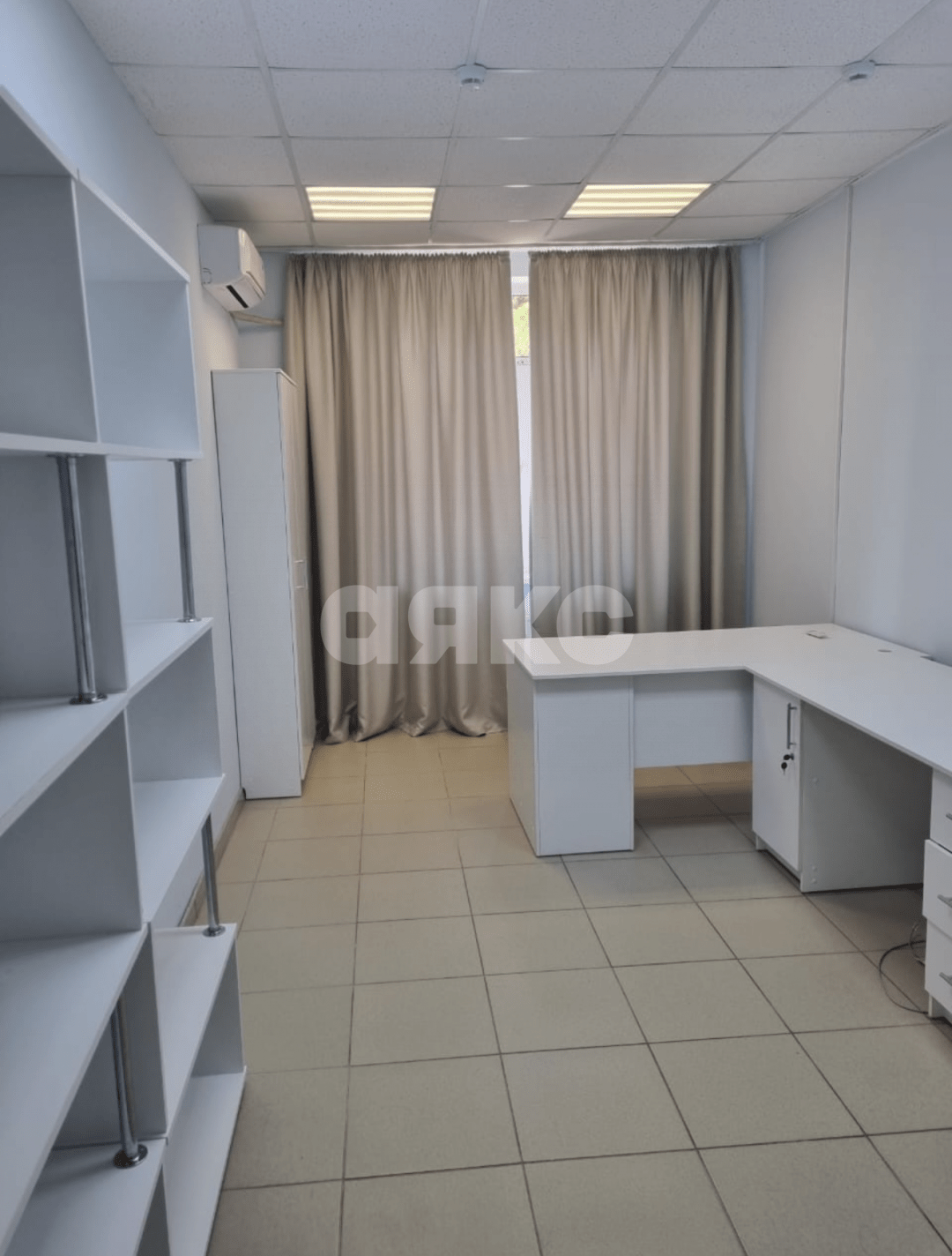 Фото №5: Коммерция 54 м² - Майкоп, мкр. Центр, ул. Советская