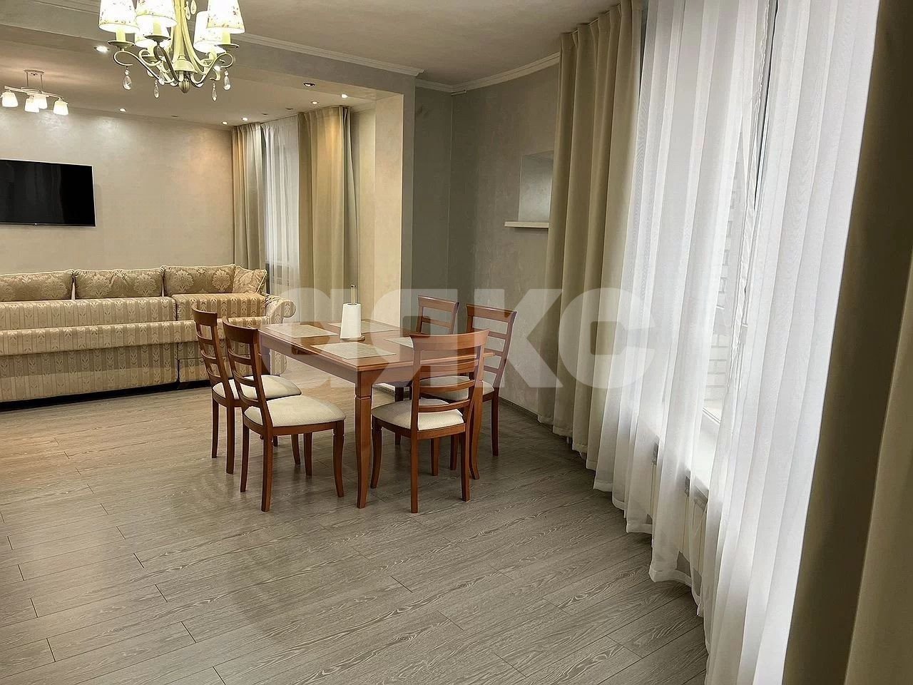 Фото №4: 3-комнатная квартира 130 м² - Ростов-на-Дону, Пролетарский, Александровка, мкр. жилой комплекс Голубые Ели, ул. Вересаева, 107А