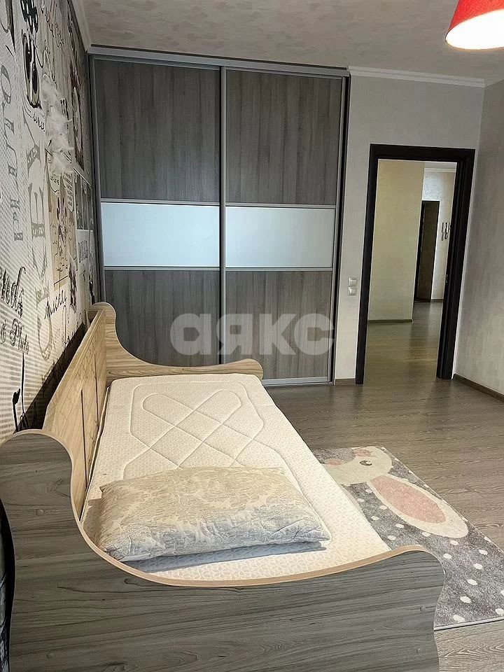 Фото №11: 3-комнатная квартира 130 м² - Ростов-на-Дону, Пролетарский, Александровка, мкр. жилой комплекс Голубые Ели, ул. Вересаева, 107А