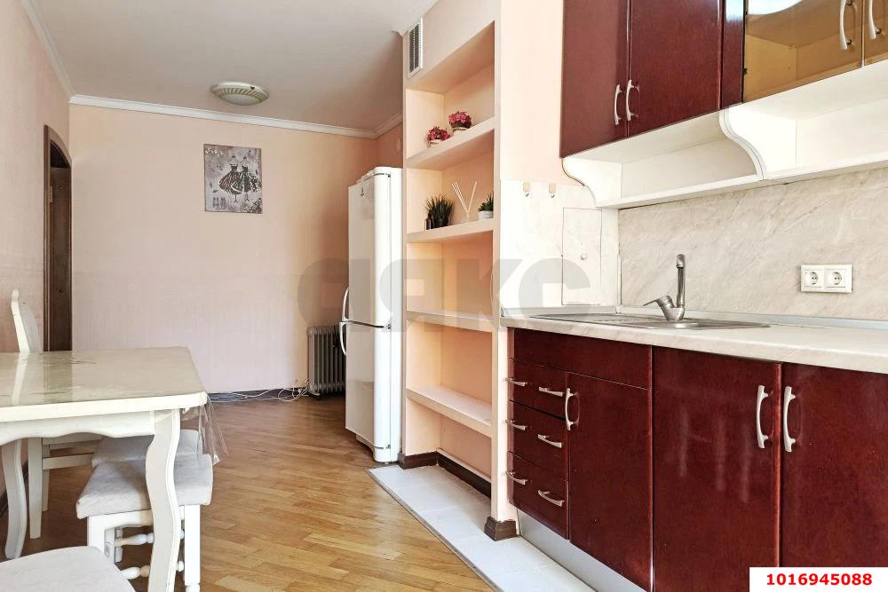 Фото №2: 2-комнатная квартира 70 м² - Краснодар, Западный внутригородской округ, мкр. Юбилейный, б-р Платановый, 2