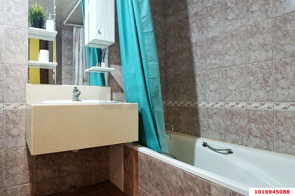 Фото №7: 2-комнатная квартира 70 м² - Краснодар, Западный внутригородской округ, мкр. Юбилейный, б-р Платановый, 2