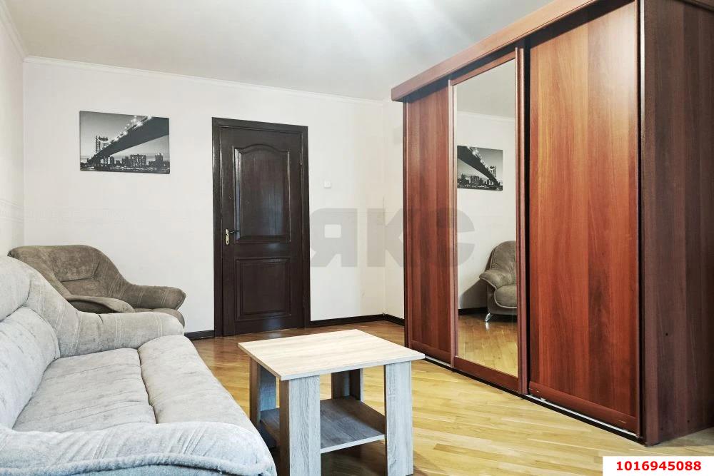 Фото №6: 2-комнатная квартира 70 м² - Краснодар, Западный внутригородской округ, мкр. Юбилейный, б-р Платановый, 2