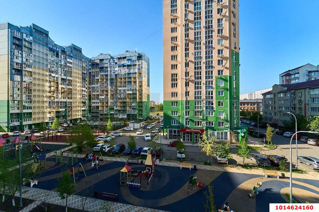 Фото №1: 2-комнатная квартира 66 м² - Краснодар, Прикубанский внутригородской округ, мкр. Завод Измерительных Приборов, ул. Карякина, 5к1